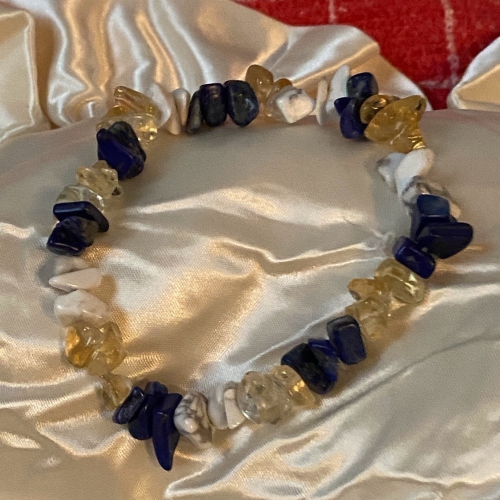 ⭐️2 FOR 12⭐️ DR. L HAND CRAFTED CRYSTAL AND WHITE STONE 7” BRACELET⭐️
